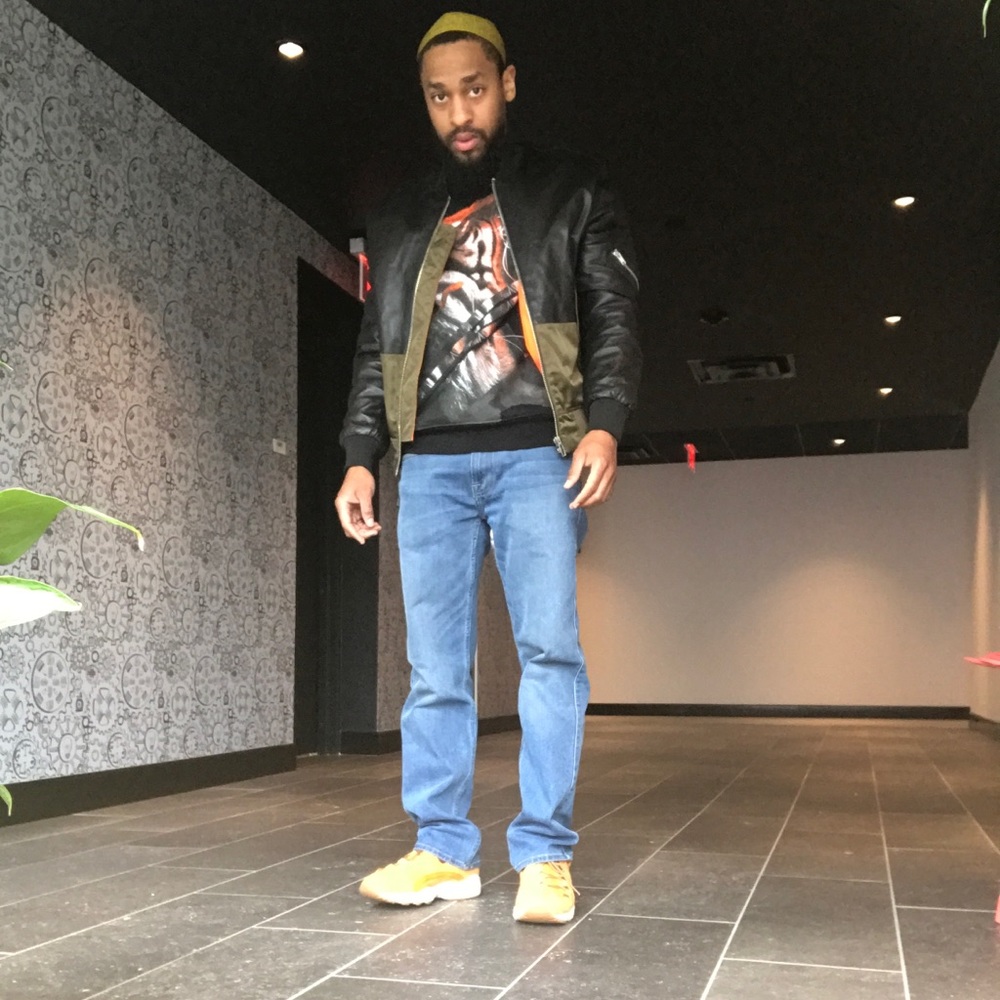 Meet your Posher, Kyrie